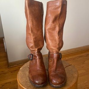 Frye size 8 1/2 brown leather boot